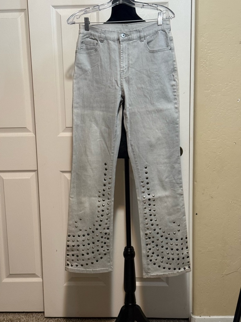 Vintage Diane Gilman Light Gray Straight-Leg Jeans with Stud Accents